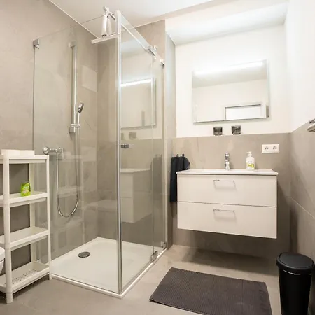 Neckartal - Premium Serviced Mit Je 1 Oder 2 Doppelzimmern - Highspeed-wlan, 55